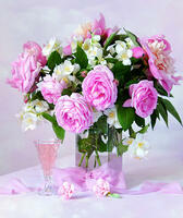 Без бренда «Нежный букетик с розами и настойка» в Кургане