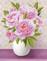 Букет нежных пионов в белой вазе